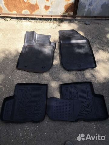 Резиновый коврик в салон largus
