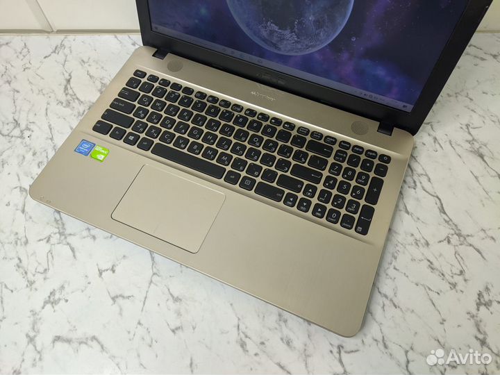 Ноутбук Asus GT810/SSD