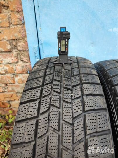 Goodyear Ice Navi 6 215/65 R16