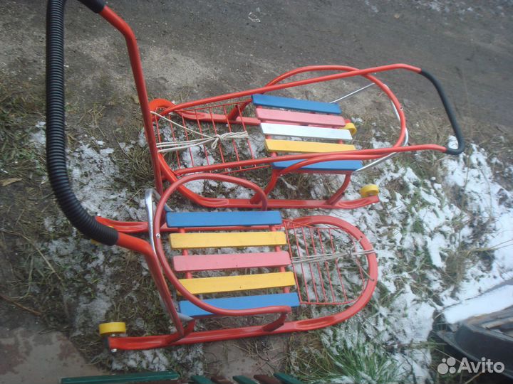 Санки для детей и лыжи