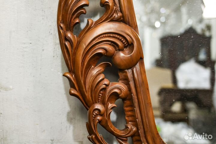 Старинное резное зеркало