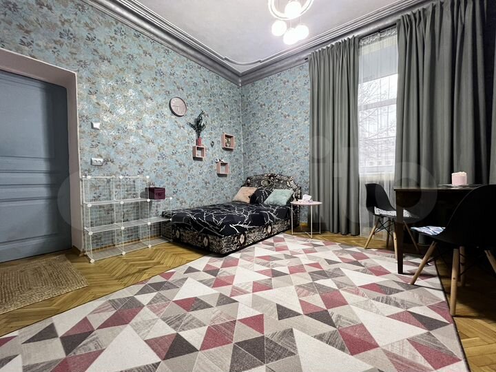 Комната 25 м² в 4-к., 2/4 эт.
