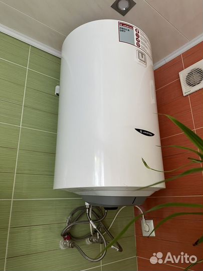 Накопительный водонагреватель Ariston