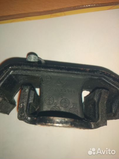 Подушка двигателя Subaru 74102-2540