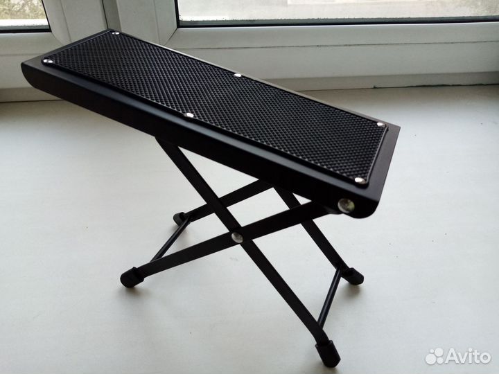 Подставка по ногу гитариста