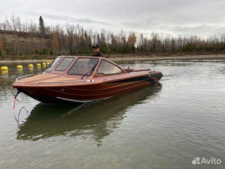 Водометный катер