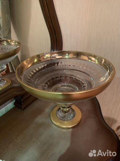 Фруктовница на ножке