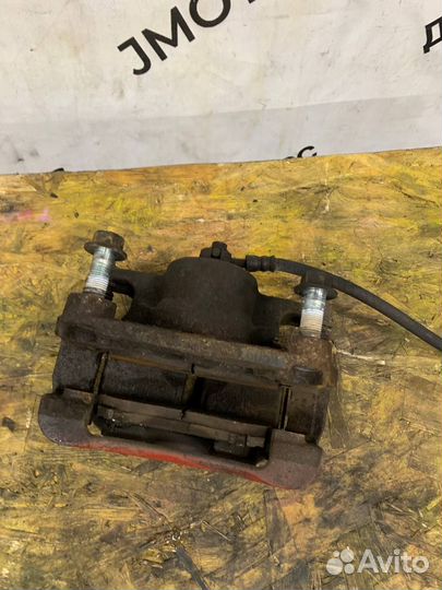 Суппорт передний правый Nissan X-trail T31 2.0-2.5