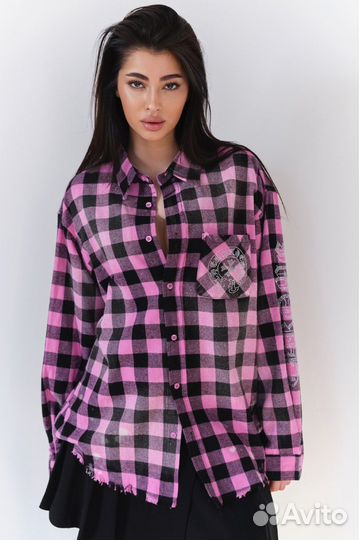 Рубашка и джинсы