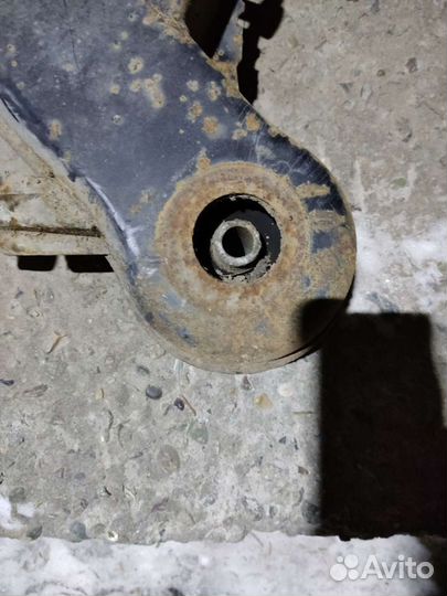 Подрамник на Мерседес Бенц w126