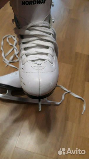 Коньки фигурные размер 29