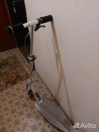 Самокат детский двухколесный б/у с ручным тормозом