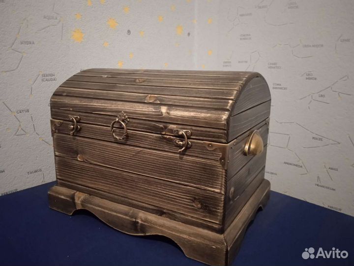 Сундук деревянный