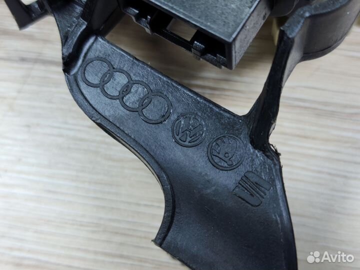 Сервопривод заслонки печки Audi Seat Skoda