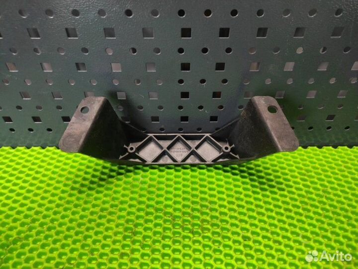 Кронштейн центральной консоли Man Tgx