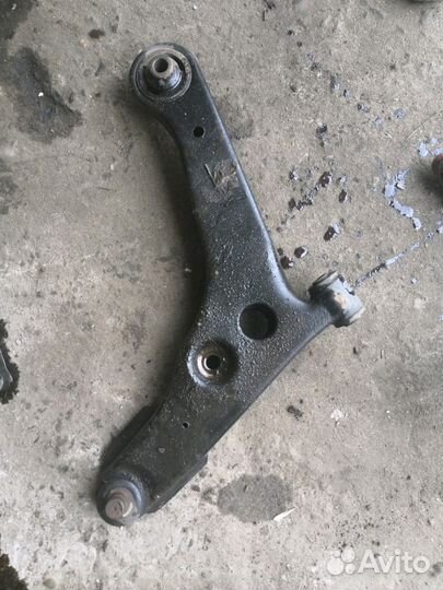 Рычаг передний правый чери фора