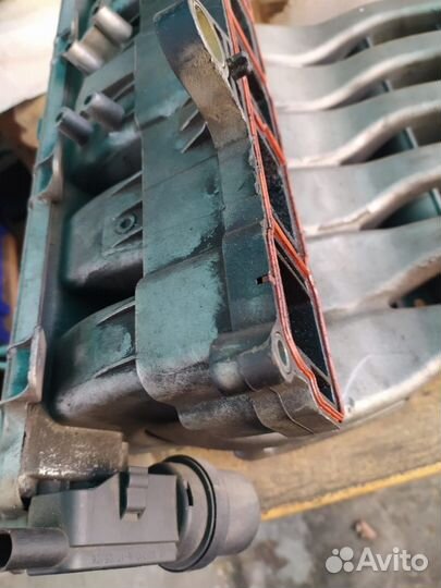 Впускной коллектор BHK 3.6 VAG 03H 133 201 D