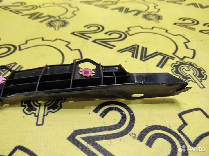 Крепление бампера заднее левое Subaru