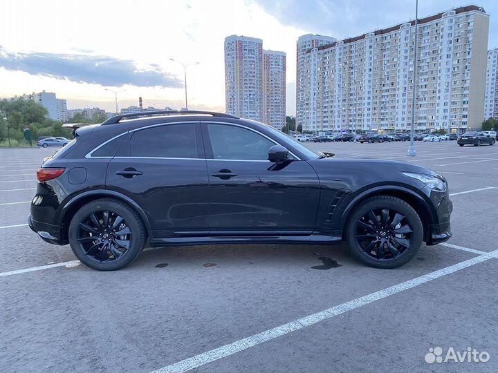 Infiniti QX70 3.7 AT, 2013, 228 449 км