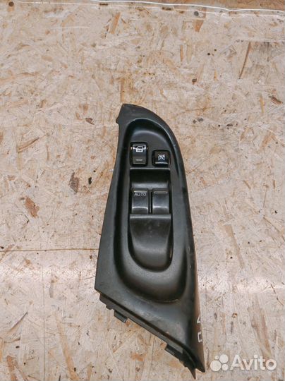 Блок управления стеклоподъемниками Nissan Almera