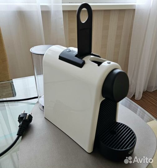 Капсульная кофемашина delonghi