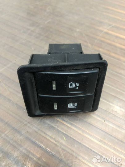 Кнопка обогрева сидений Hyundai Matrix