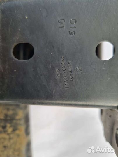 Усилитель заднего бампера Volkswagen Transporter