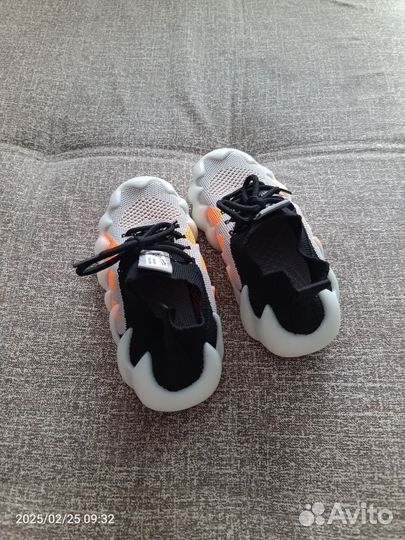 Кроссовки детские