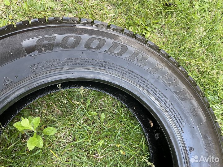 Goodride SW 618 215/65 R16