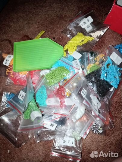 Стразы для алмазной мозаики