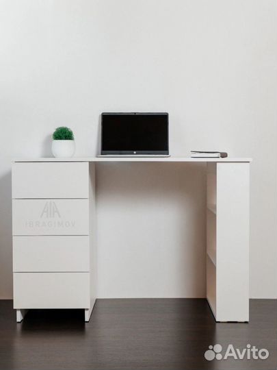 Письменный стол без ручек