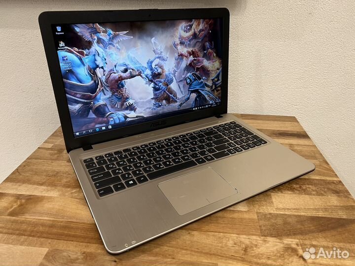 Быстрый Asus 4 ядра Pentium SSD+HDD звук бомба