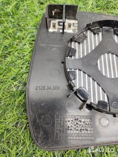 Зеркальный элемент левый Ford Focus CB4 qqdb 2010