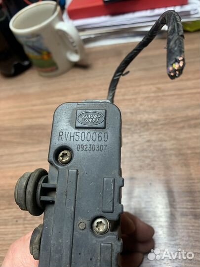 Клапан пневматический Land Rover Range Rover L322