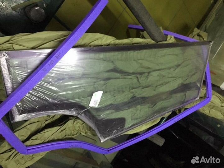 Стекло боковое левое верхнее Caterpillar