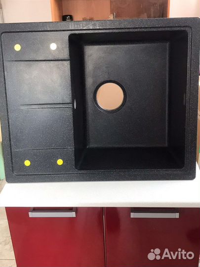 Тумба под раковину новая и мойка новая