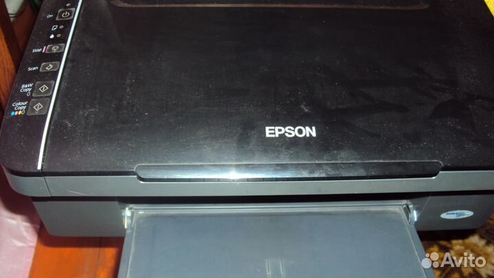 Продаю цветной принтер 