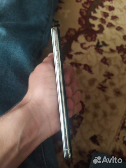 Телефон iPhone 10