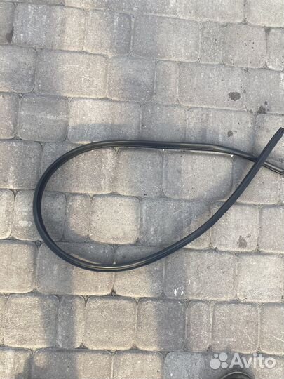 Уплотнитель задний правый nissan almera classic