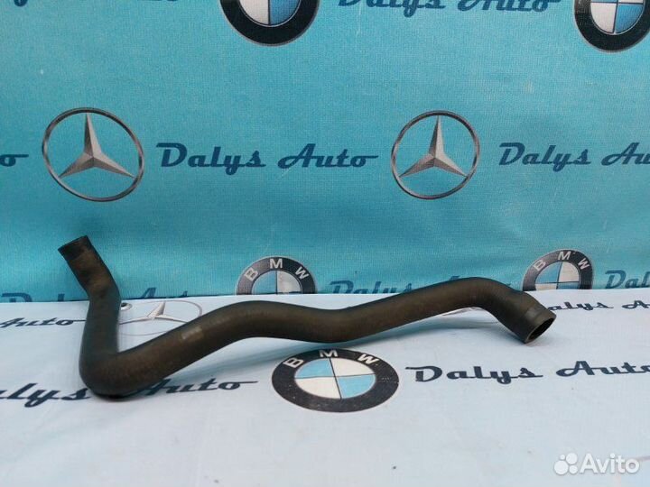 Патрубок системы охлаждения Mercedes-Benz E-Class