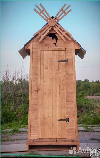Уличный туалет деревянный