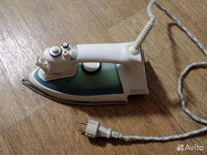 Утюг Braun с насадкой