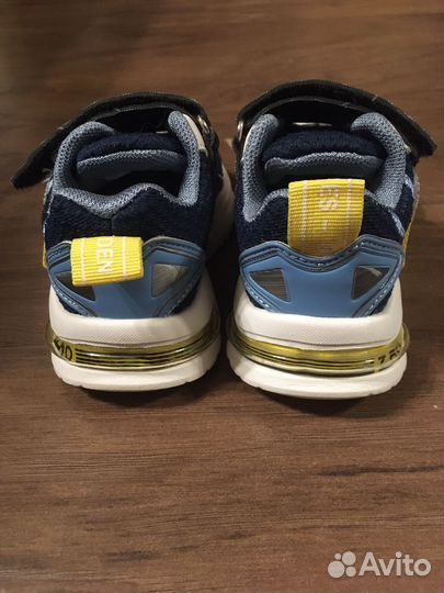 Кроссовки детские 21 размер