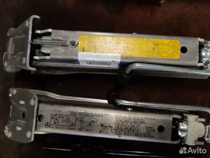 Домкрат оригинальный мерседес a2115830415