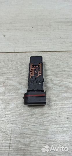 Кнопка аварийной сигнализации Geely MK