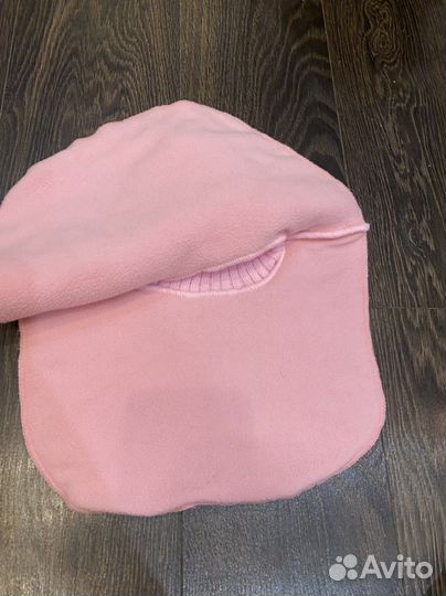 Шапка и манишка детская