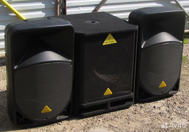 Колонки активные Сабвуфер 1500W 3ш Behringer B115D