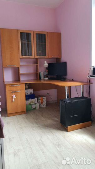 Мебель для детской комнаты. Стол, шкафы, полки