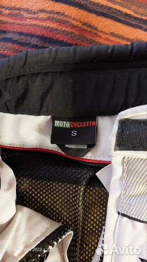 Мотокуртка женская