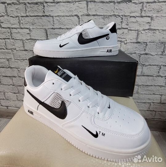 Кроссовки nike air force 1. 43,44. Маломер